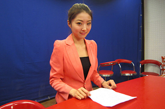 三打白骨精曝法器海报 师徒举兵猴年春节档