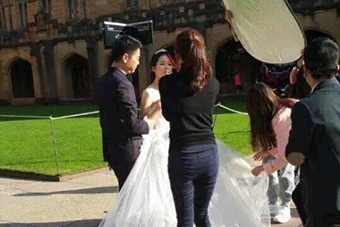 <em>刘强东奶茶妹拍婚照</em> <em>奶茶妹</em>美艳动人