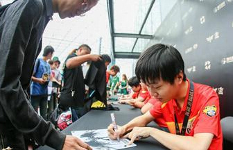 NBA世界联盟胜非洲联队 传奇中锋登场 - 新华