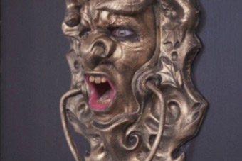 新西兰男子假扮<em>门环</em> 连连吓跑上门<em>推销员</em>- 新华