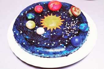一口吃下银河系:太空主题蛋糕成欧美新网红-
