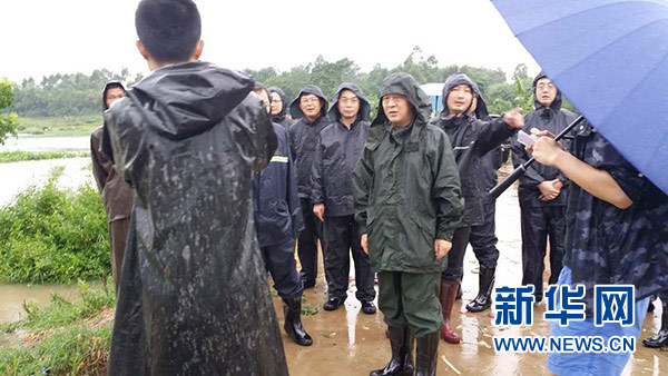 毛超峰一行到临高视察受灾情况