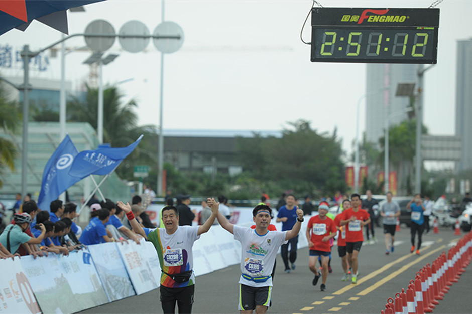 2016富力海口马拉松选手冲刺集锦
