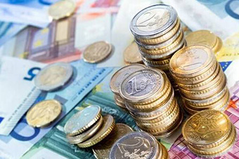 央行:1月我国外汇储备跌破3万亿美元