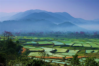 昌江山景：层层叠叠 清逸秀丽