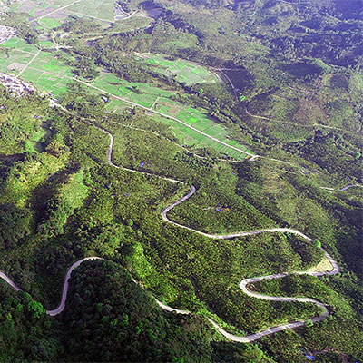 大里山間公路蜿蜒如帶