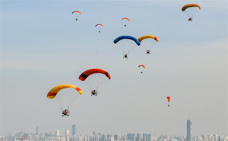 海口动力伞魅力海岸锦标赛开赛