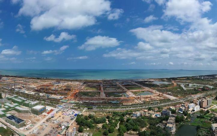 在海口江东新区感受海南自贸港建设浪潮