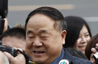 两会表情:袁隆平托腮