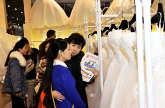 2萬對新人扎堆成都婚慶博覽會